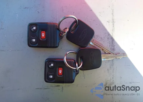 2002 Ford Escape Xls z USA, uszkodzony, nr VIN 1FMYU02122KB88097